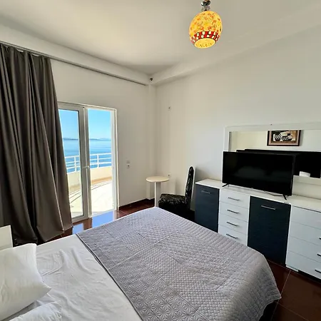 Blue Deluxe * Sarandë