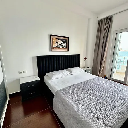 Blue Deluxe * Sarandë